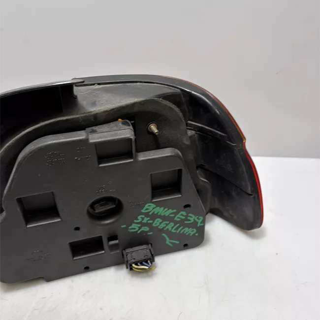 Fanale posteriore sinistro