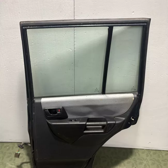 Porta posteriore destra