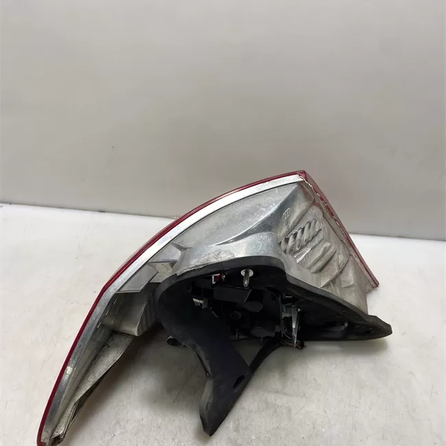 Fanale posteriore destro con ELEGANCE