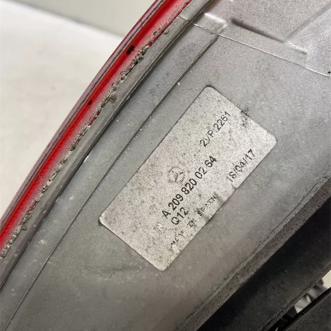 Fanale posteriore destro con ELEGANCE