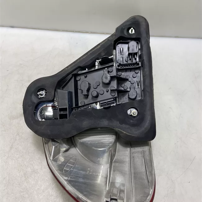 Fanale posteriore destro con ELEGANCE