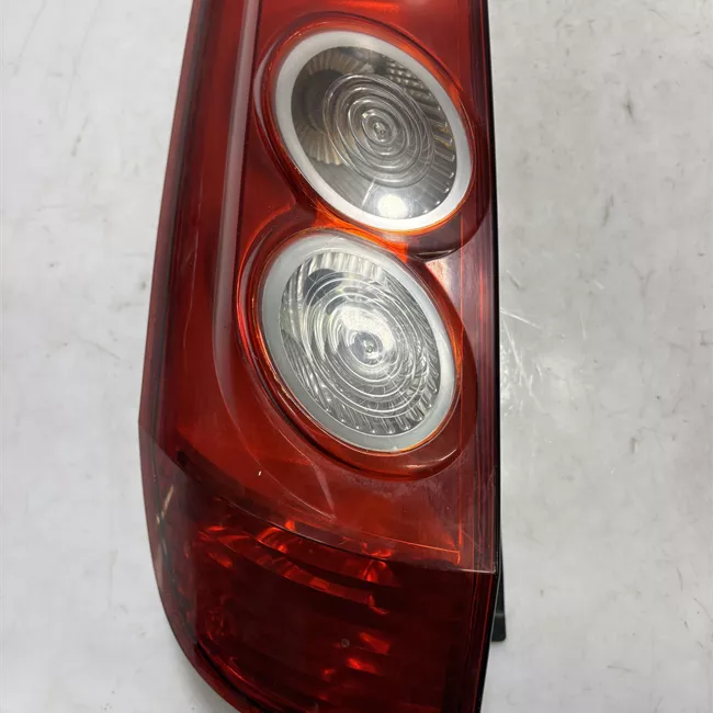 Fanale posteriore sinistro