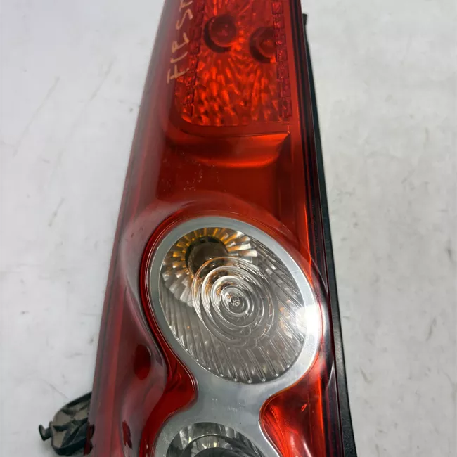 Fanale posteriore sinistro