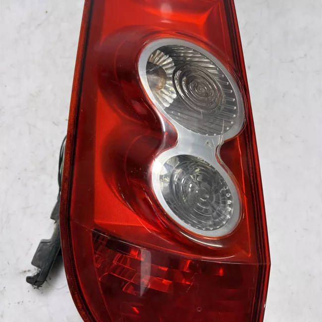 Fanale posteriore sinistro