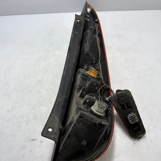 Fanale posteriore sinistro