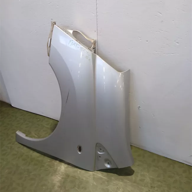 Parafango anteriore sinistro