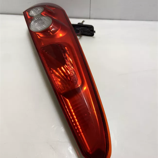 Fanale posteriore sinistro