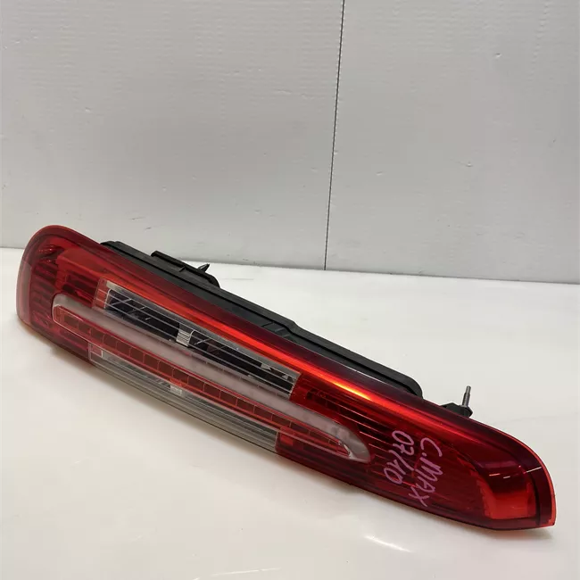 Fanale posteriore sinistro