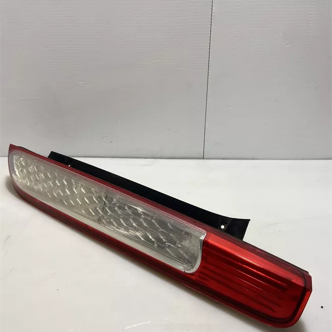 Fanale posteriore destro con lampadine