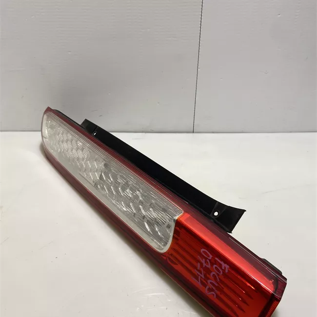 Fanale posteriore destro con lampadine