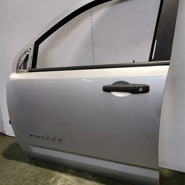 Porta anteriore sinistra