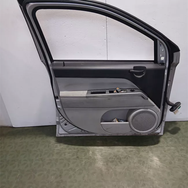 Porta anteriore sinistra