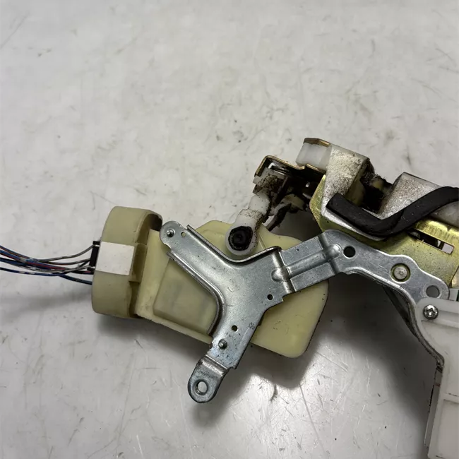 Serratura porta anteriore sinistra