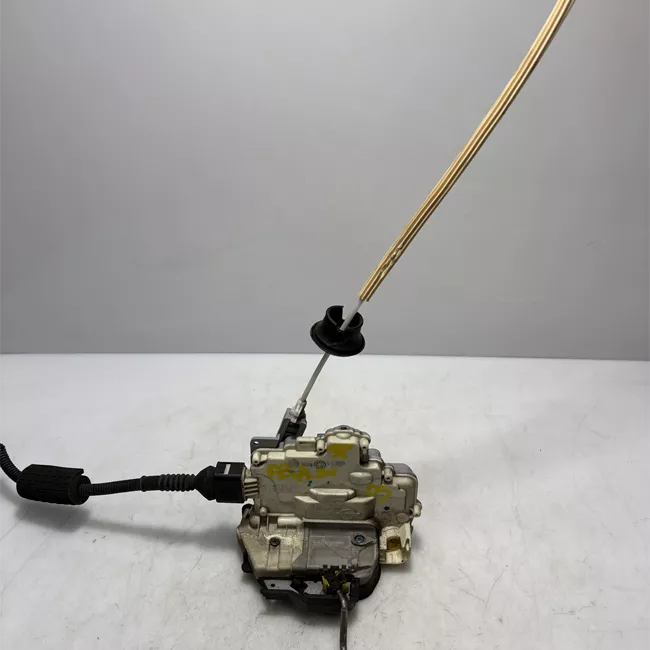 Serratura porta anteriore sinistra t.8P6A000001>