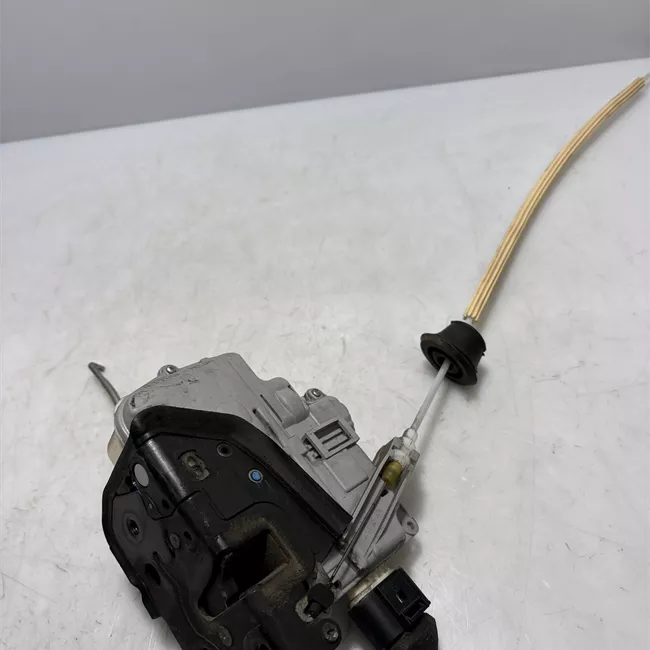 Serratura porta anteriore sinistra t.8P6A000001>