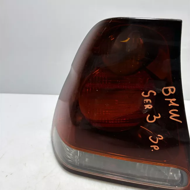 Fanale posteriore sinistro 01>03<