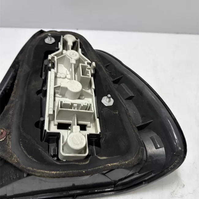 Fanale posteriore sinistro 01>03<