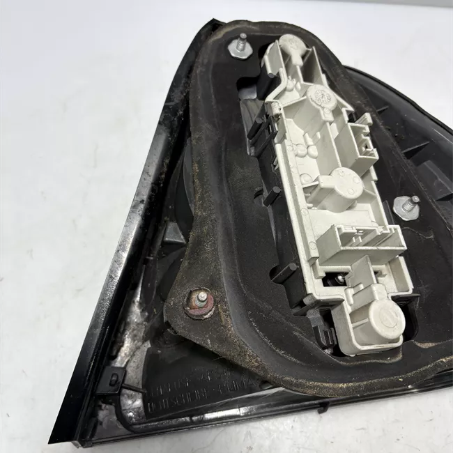 Fanale posteriore sinistro 01>03<