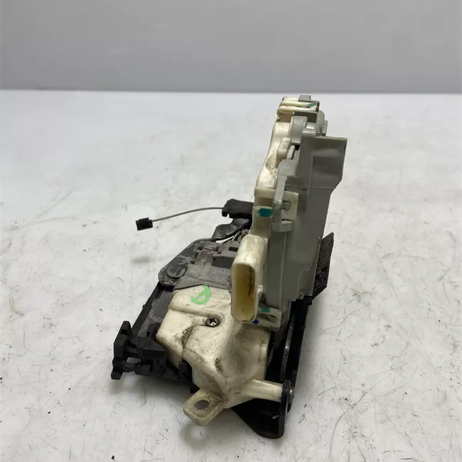 Serratura porta anteriore destra