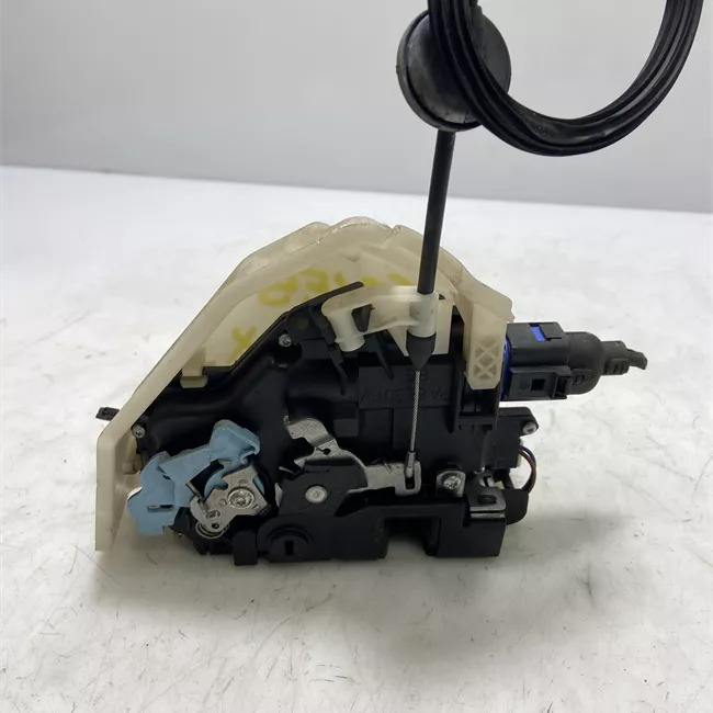 Serratura porta posteriore sinistra