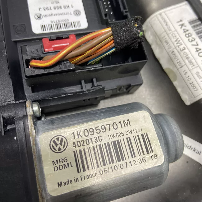 Alzacristallo elettrico porta anteriore sinistro