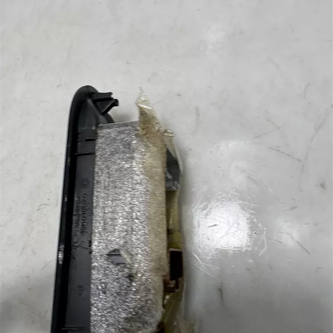 Interruttore alzacristalli porta anteriore sinistro