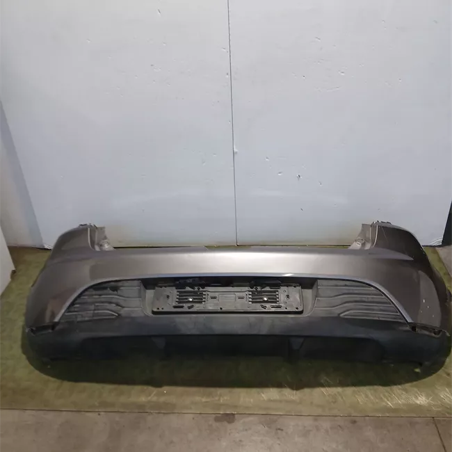 Paraurti posteriore superiore