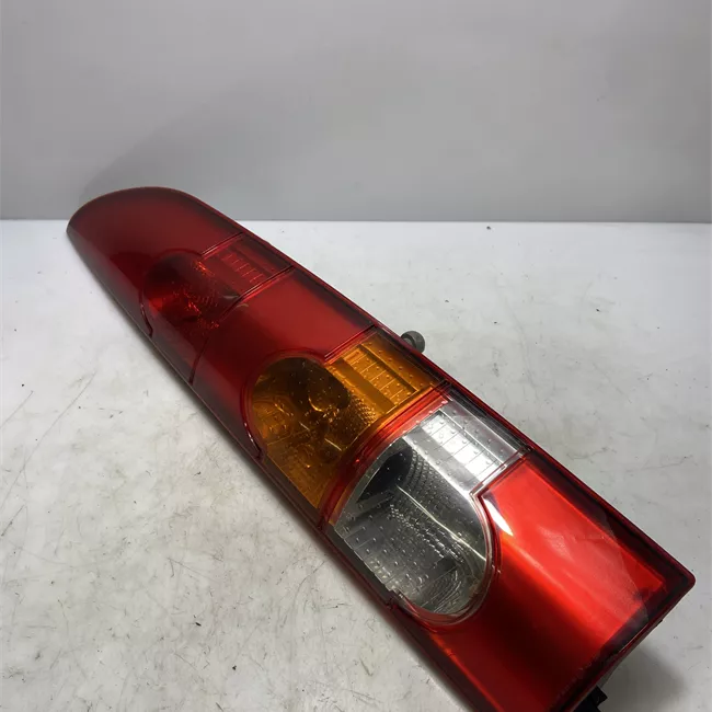 Fanale posteriore destro porta posteriore a battenti