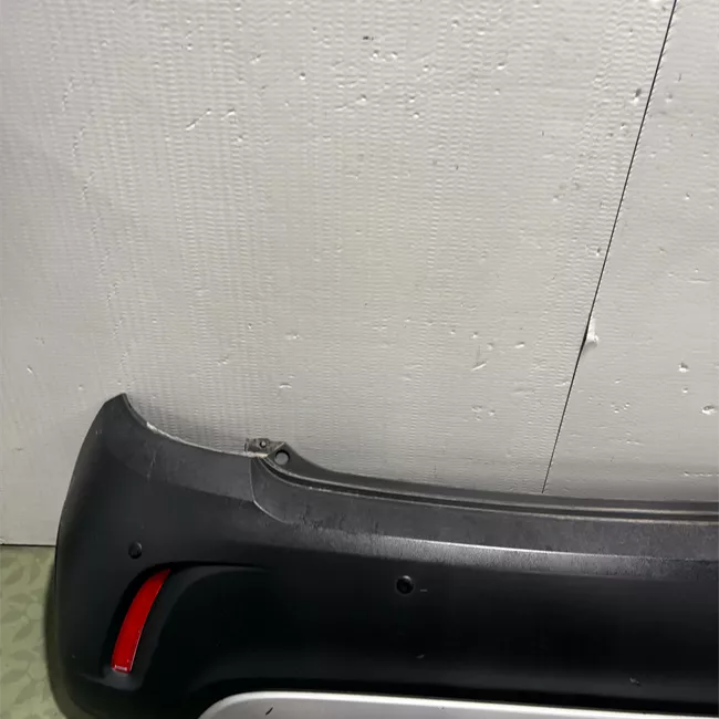 Paraurti posteriore con sensori parcheggio