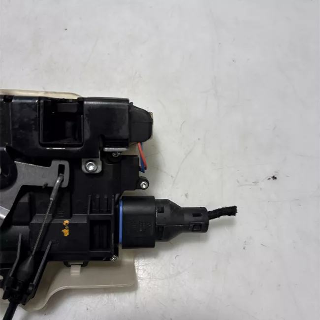 Serratura porta anteriore destra