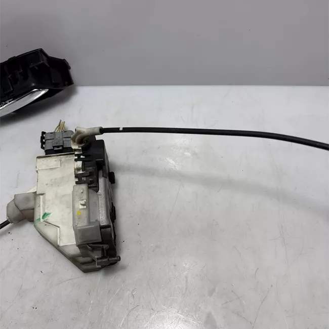 Serratura porta anteriore destra