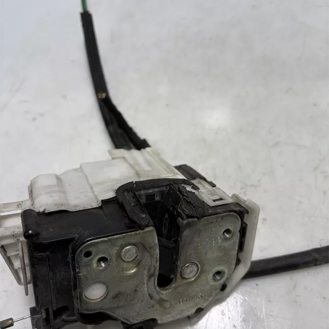 Serratura porta anteriore destra