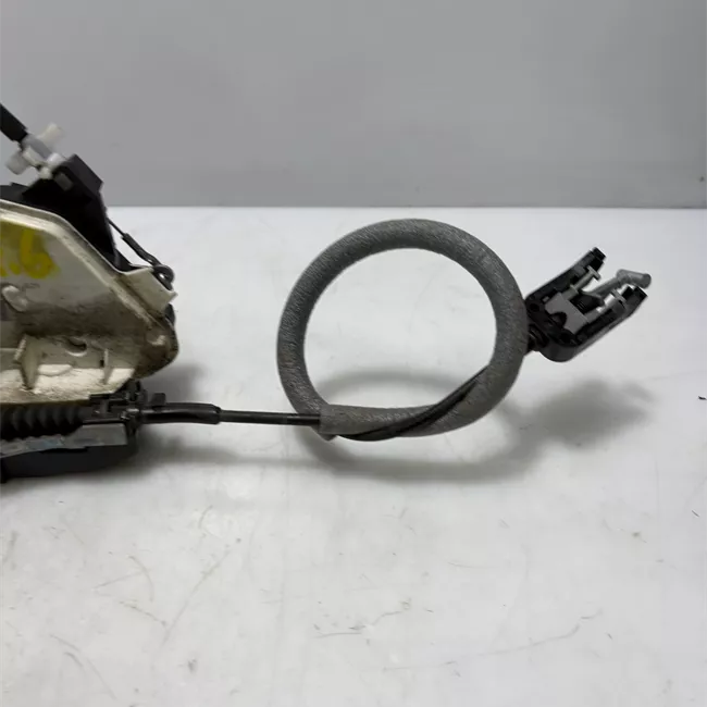 Serratura porta anteriore destra