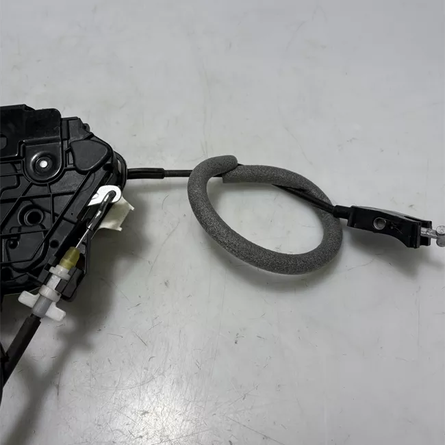 Serratura porta anteriore destra