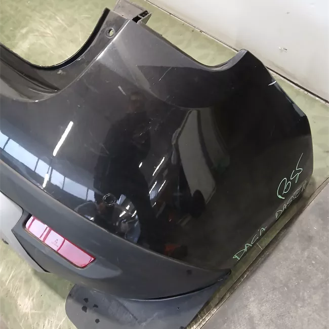 Paraurti posteriore con prestazione look sport