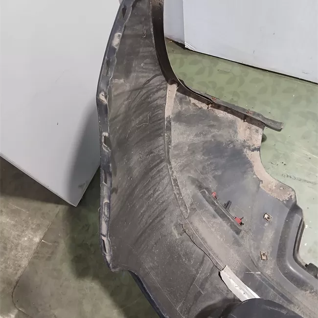 Paraurti posteriore con prestazione look sport