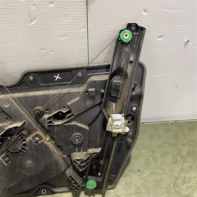 Alzacristallo elettrico porta anteriore sinistro