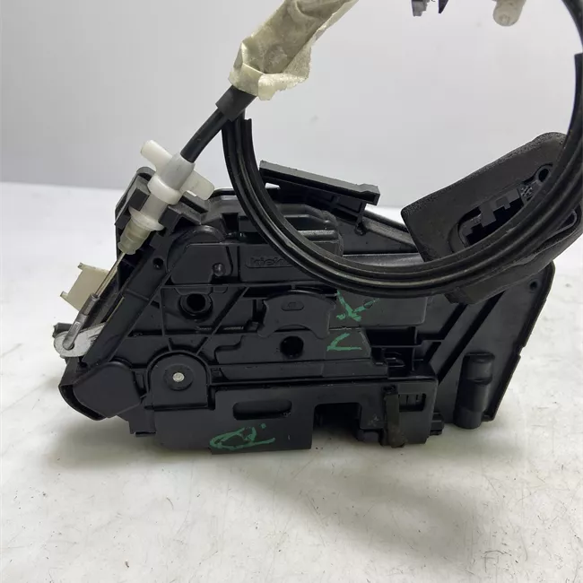 Serratura porta anteriore destra