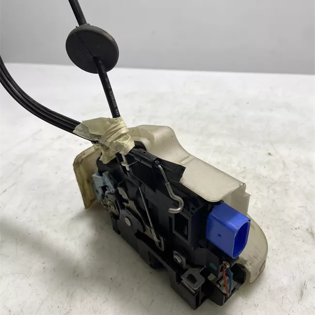 Serratura porta anteriore sinistra