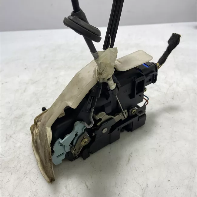 Serratura porta anteriore sinistra