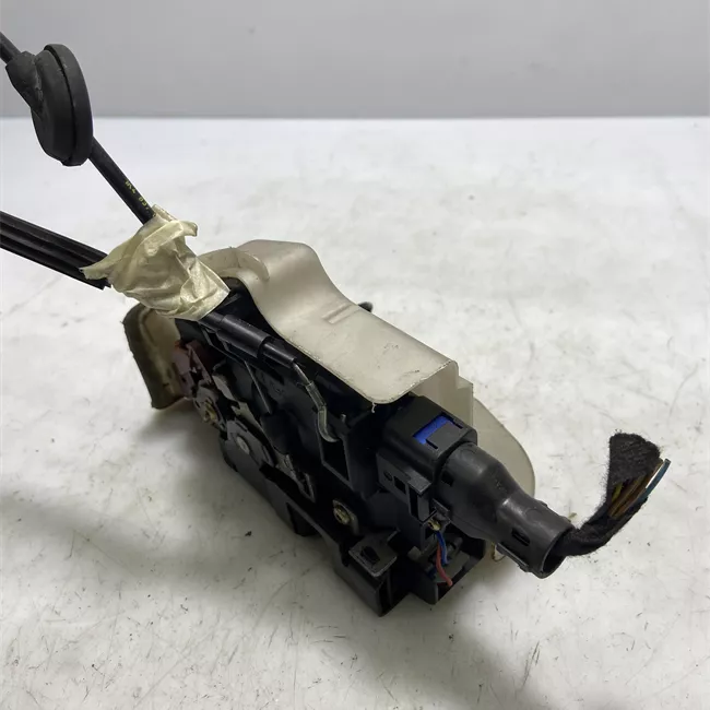 Serratura porta anteriore sinistra