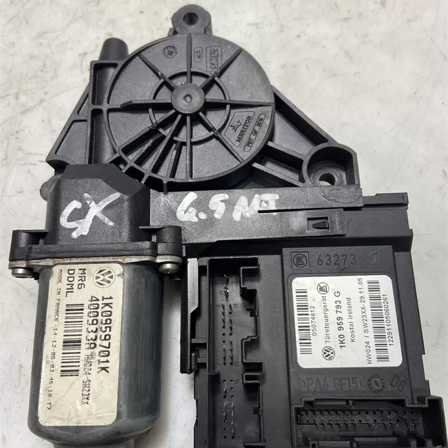 Motorino alzacristallo porta anteriore sinistro con pacchetto memory