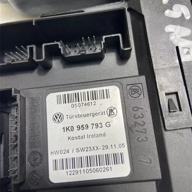 Motorino alzacristallo porta anteriore sinistro con pacchetto memory