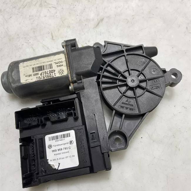 Motorino alzacristallo porta anteriore sinistro con pacchetto memory