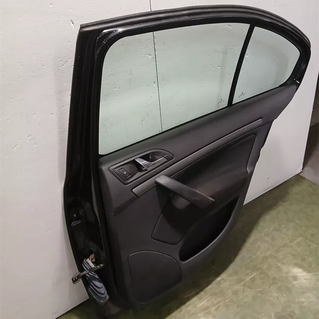 Porta posteriore destra