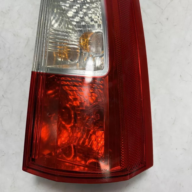 Fanale posteriore parte superiore destro