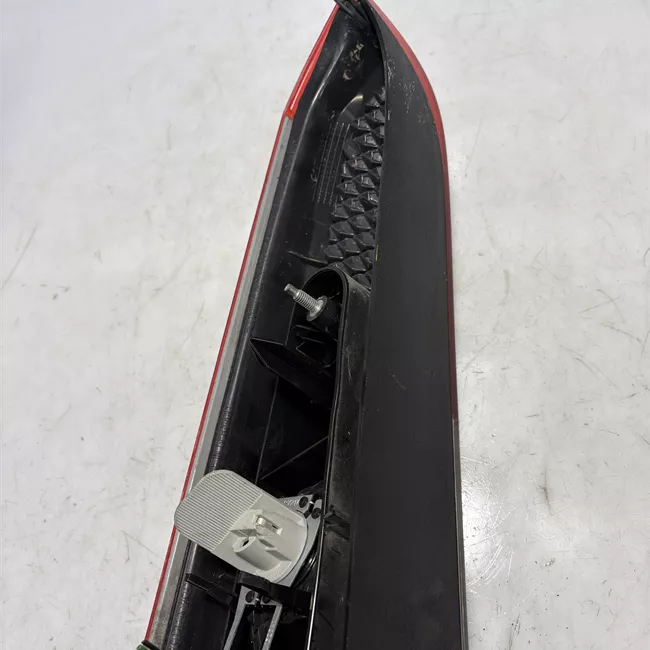 Fanale posteriore parte superiore destro