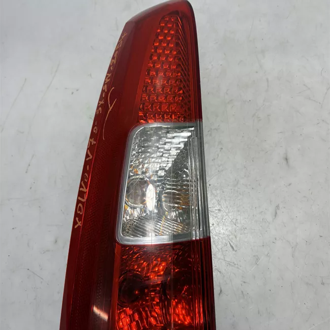 Fanale posteriore parte superiore sinistro