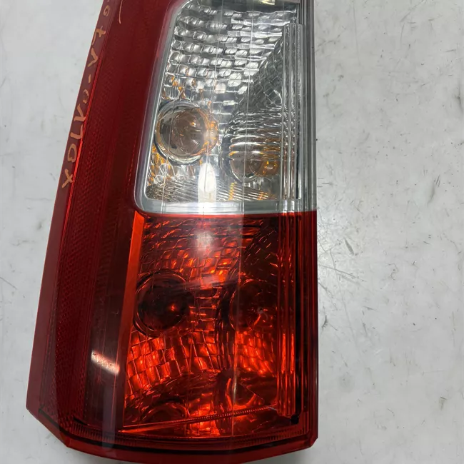 Fanale posteriore parte superiore sinistro