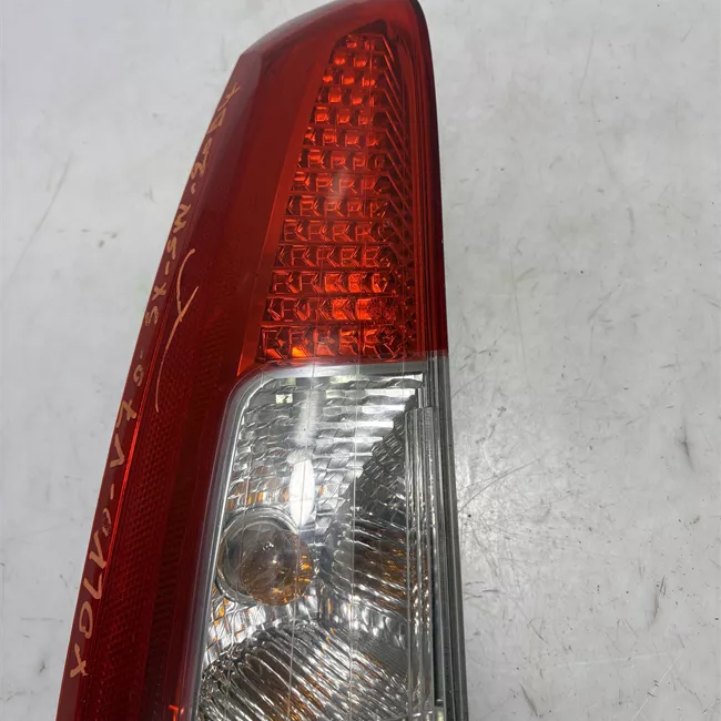 Fanale posteriore parte superiore sinistro